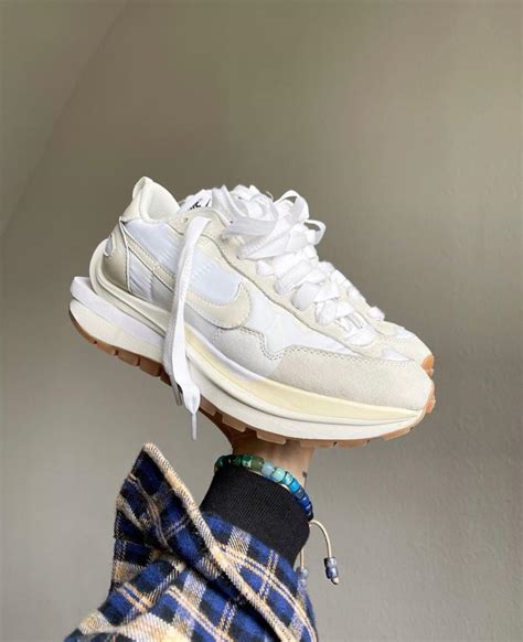 how to style nike sacai vaporwaffle
